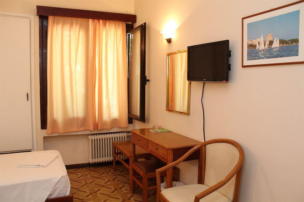 Nefeli Hotel Atena Exterior foto